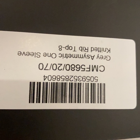 Grey asymmetric one sleeve knitted rib top - Picture 3 of 3